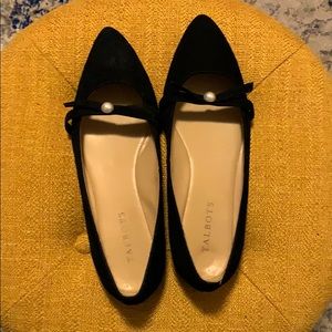 Talbots black pointer shoe